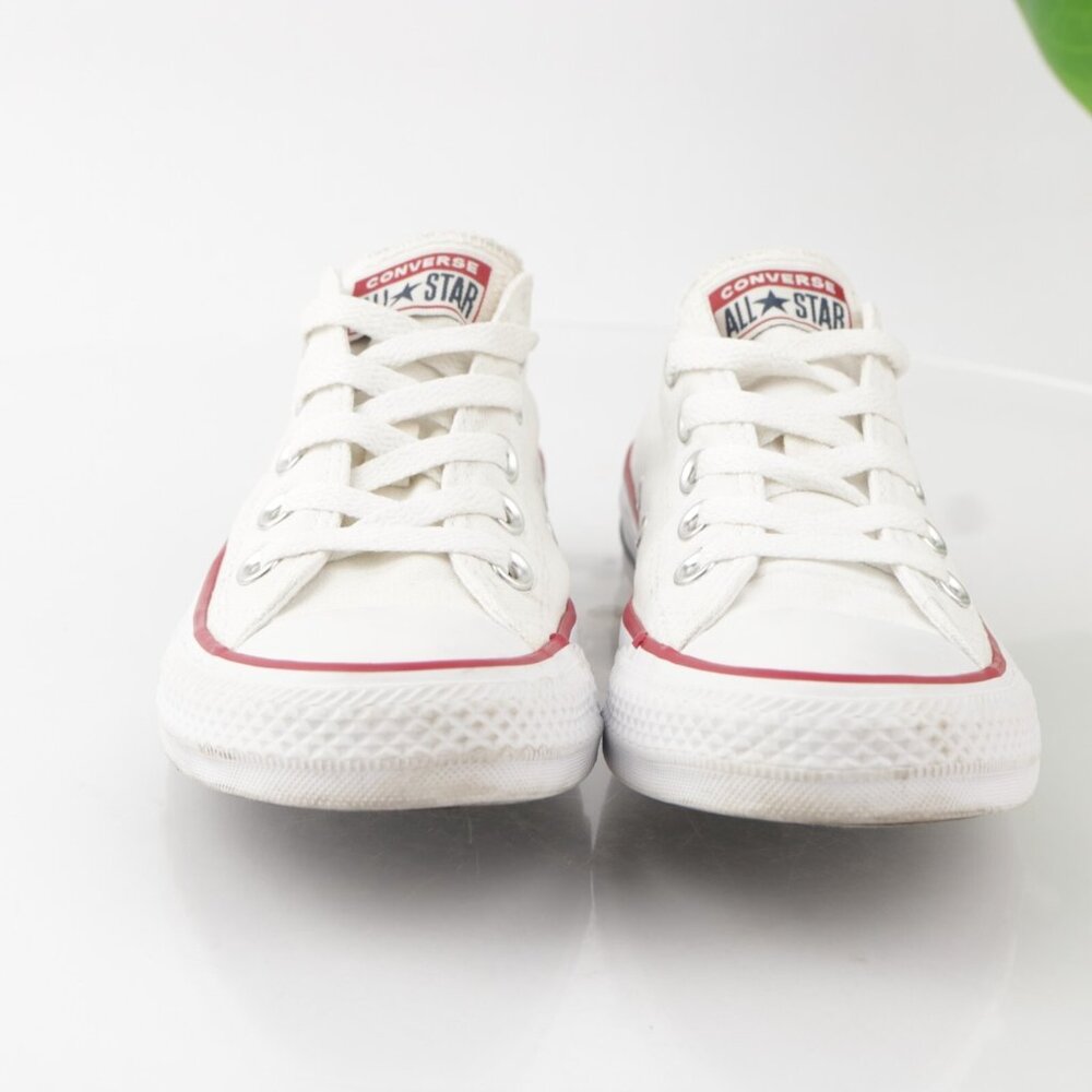 Converse Chuck Taylor Womens Sneakers Size 6 White Canvas Lace Up Shoes Low Top - Picture 2 of 15